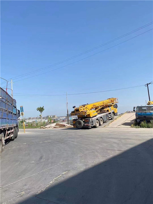 平顶山市25吨吊车的租赁价格大概是多少？