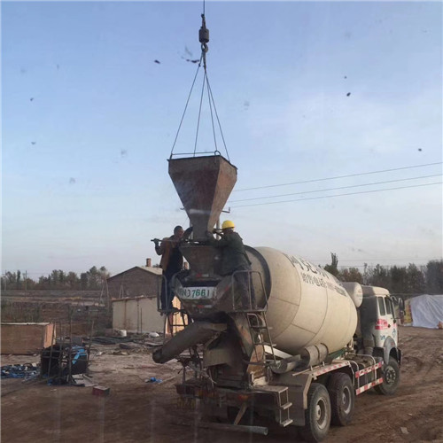 平顶山市“精准瞄准”—— 吊车的 “定位导航” 技术