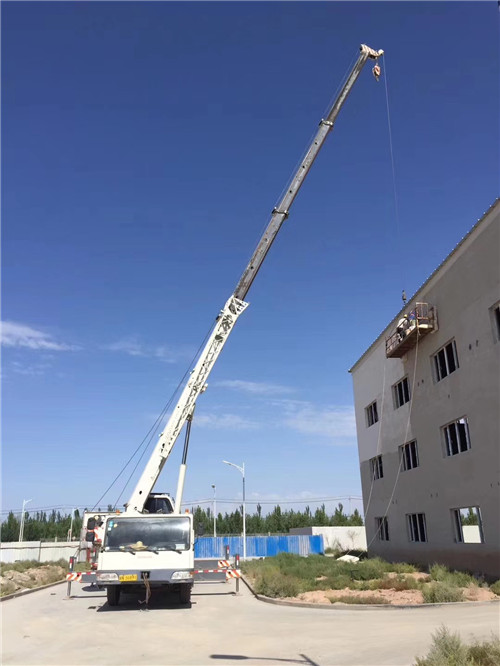 平顶山市“轻装强干”—— 吊车的 “轻量化臂架” 技术