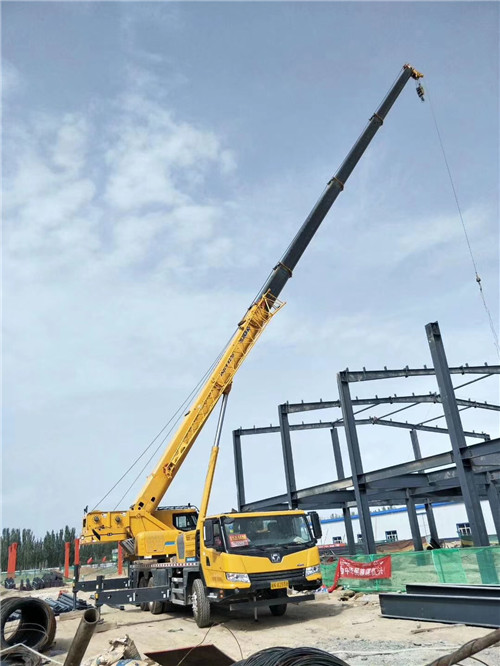 平顶山市超高层建筑钢结构吊装案例